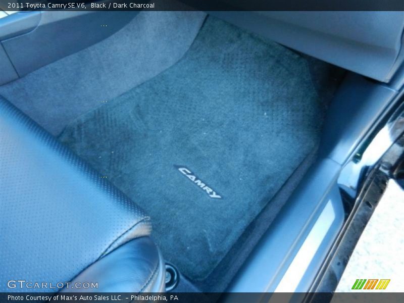Black / Dark Charcoal 2011 Toyota Camry SE V6
