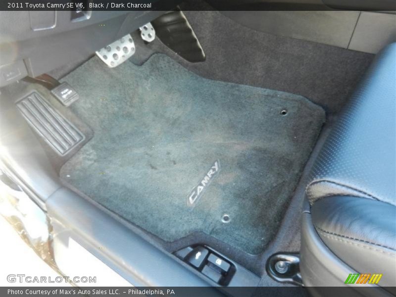 Black / Dark Charcoal 2011 Toyota Camry SE V6