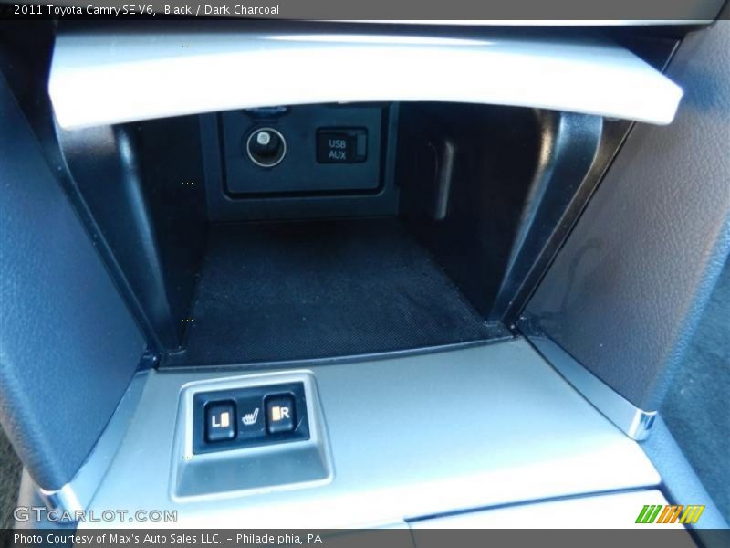 Black / Dark Charcoal 2011 Toyota Camry SE V6