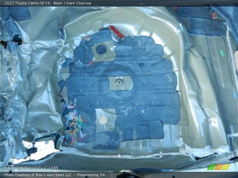Black / Dark Charcoal 2011 Toyota Camry SE V6