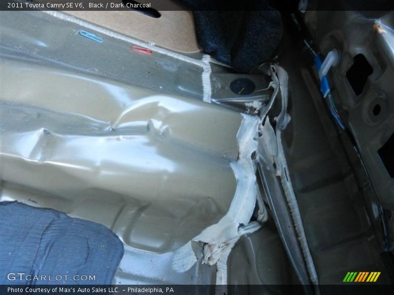 Black / Dark Charcoal 2011 Toyota Camry SE V6
