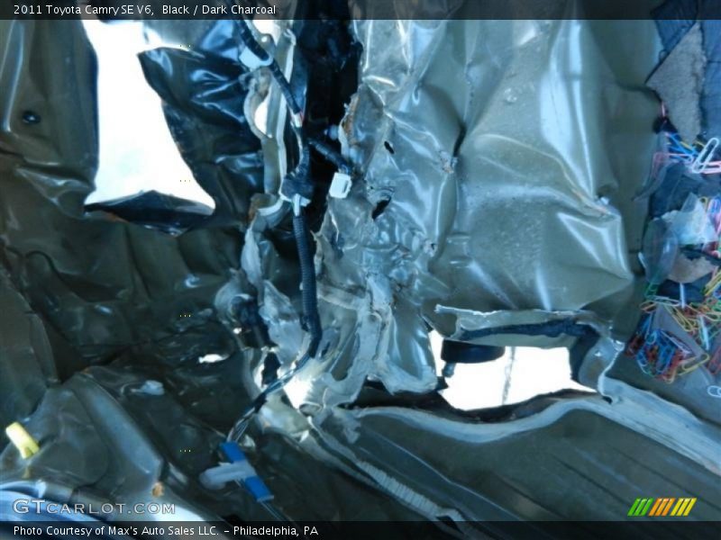 Black / Dark Charcoal 2011 Toyota Camry SE V6