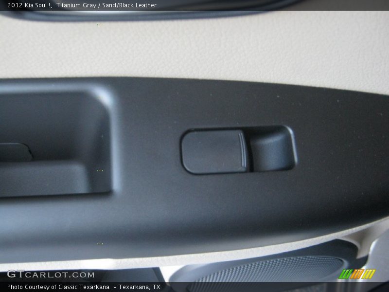 Titanium Gray / Sand/Black Leather 2012 Kia Soul !