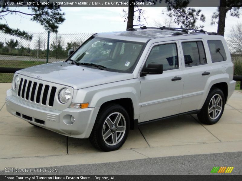 Front 3/4 View of 2009 Patriot Limited