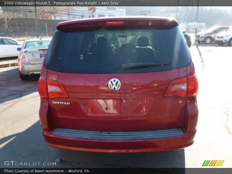 Pomegranate Red Metallic / Aero Grey 2009 Volkswagen Routan S