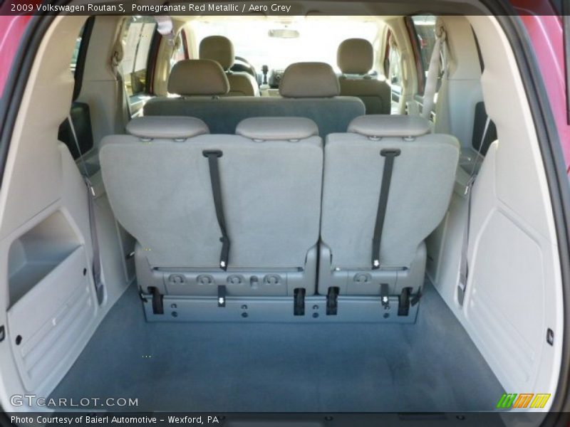 Pomegranate Red Metallic / Aero Grey 2009 Volkswagen Routan S