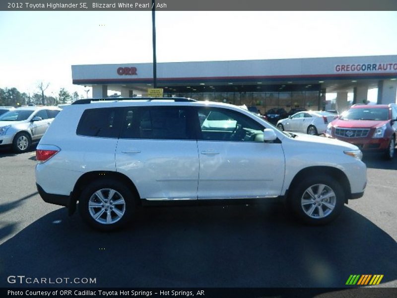 Blizzard White Pearl / Ash 2012 Toyota Highlander SE