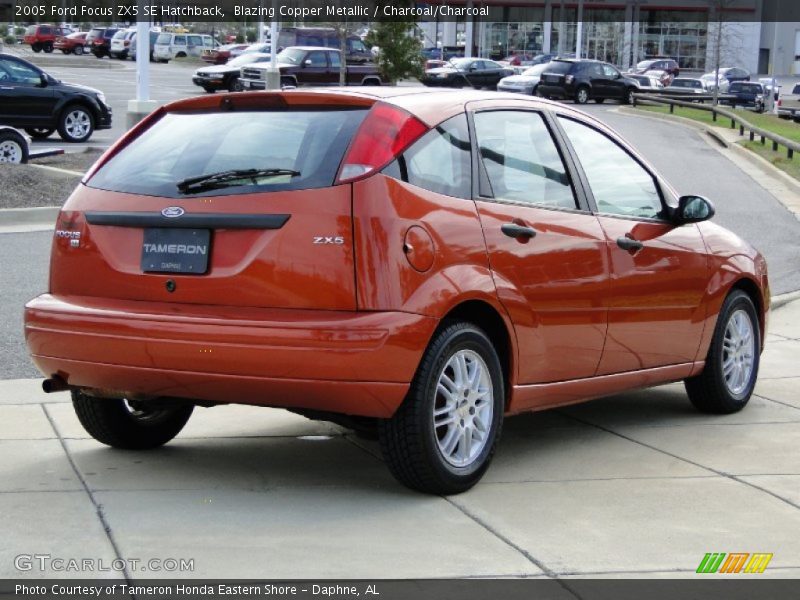 Blazing Copper Metallic / Charcoal/Charcoal 2005 Ford Focus ZX5 SE Hatchback