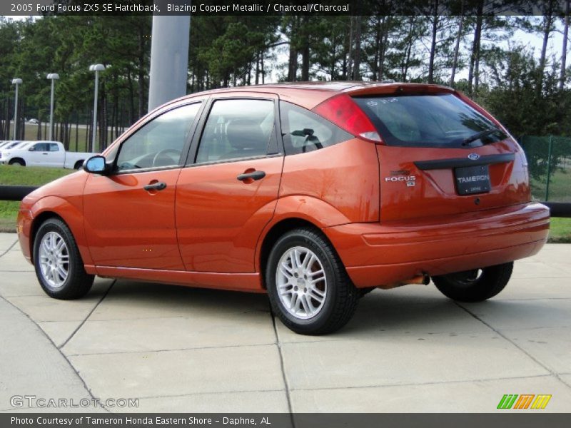 Blazing Copper Metallic / Charcoal/Charcoal 2005 Ford Focus ZX5 SE Hatchback