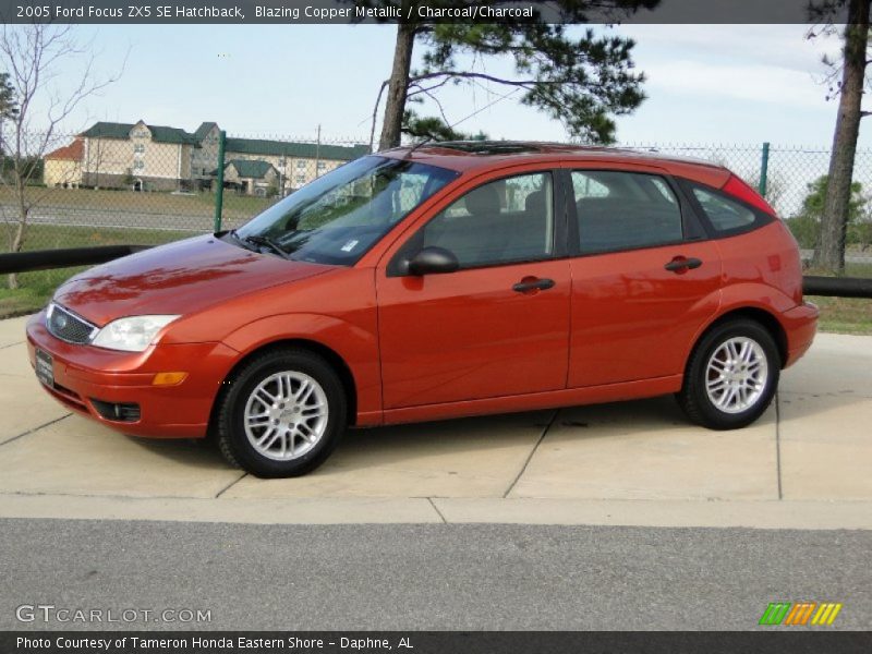 Blazing Copper Metallic / Charcoal/Charcoal 2005 Ford Focus ZX5 SE Hatchback