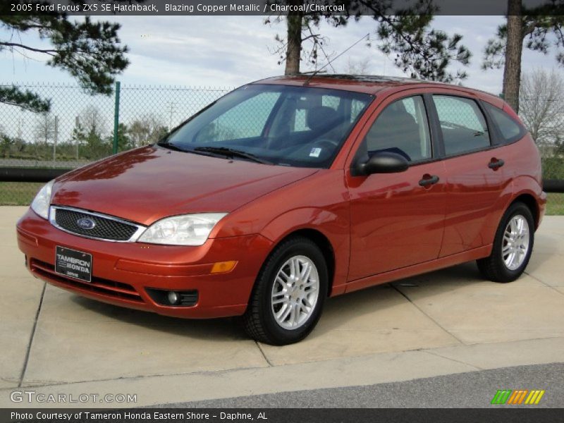 Blazing Copper Metallic / Charcoal/Charcoal 2005 Ford Focus ZX5 SE Hatchback