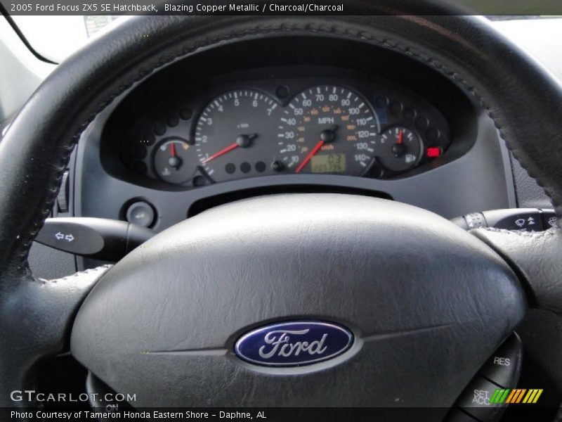 Blazing Copper Metallic / Charcoal/Charcoal 2005 Ford Focus ZX5 SE Hatchback
