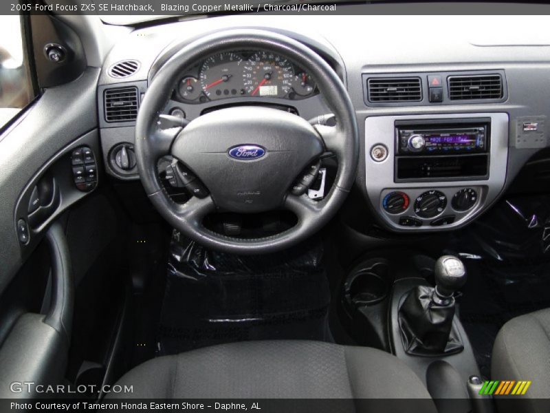 Blazing Copper Metallic / Charcoal/Charcoal 2005 Ford Focus ZX5 SE Hatchback
