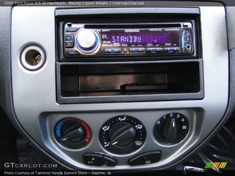 Blazing Copper Metallic / Charcoal/Charcoal 2005 Ford Focus ZX5 SE Hatchback