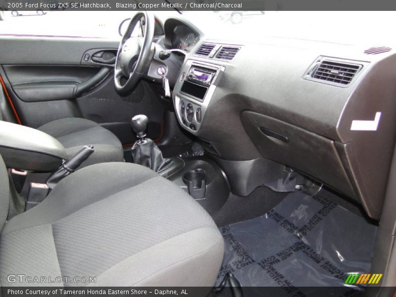 Blazing Copper Metallic / Charcoal/Charcoal 2005 Ford Focus ZX5 SE Hatchback