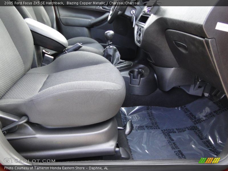 Blazing Copper Metallic / Charcoal/Charcoal 2005 Ford Focus ZX5 SE Hatchback