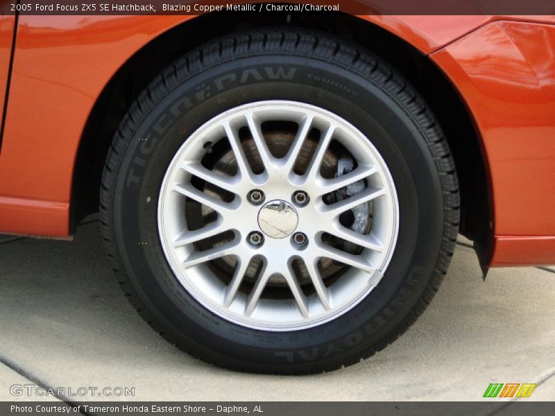 Blazing Copper Metallic / Charcoal/Charcoal 2005 Ford Focus ZX5 SE Hatchback
