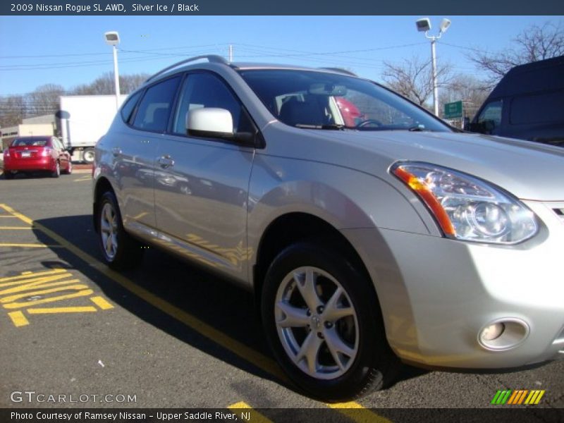 Silver Ice / Black 2009 Nissan Rogue SL AWD