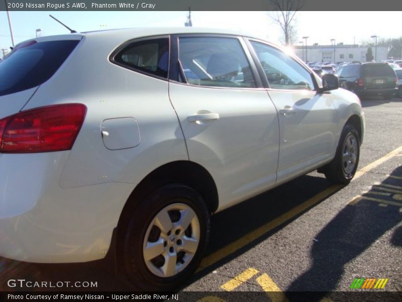 Phantom White / Gray 2009 Nissan Rogue S AWD