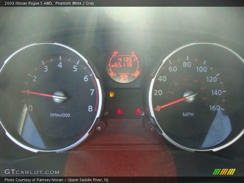 Phantom White / Gray 2009 Nissan Rogue S AWD