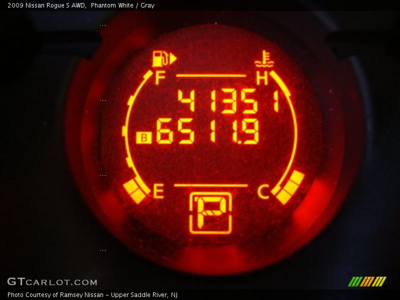 Phantom White / Gray 2009 Nissan Rogue S AWD