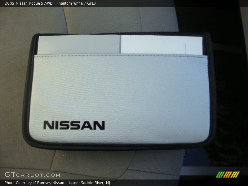 Phantom White / Gray 2009 Nissan Rogue S AWD