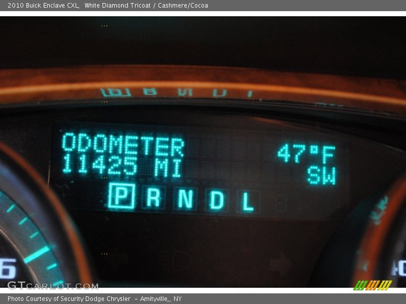 White Diamond Tricoat / Cashmere/Cocoa 2010 Buick Enclave CXL