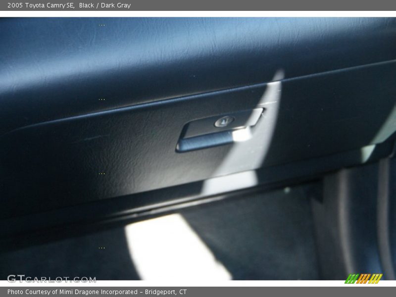 Black / Dark Gray 2005 Toyota Camry SE
