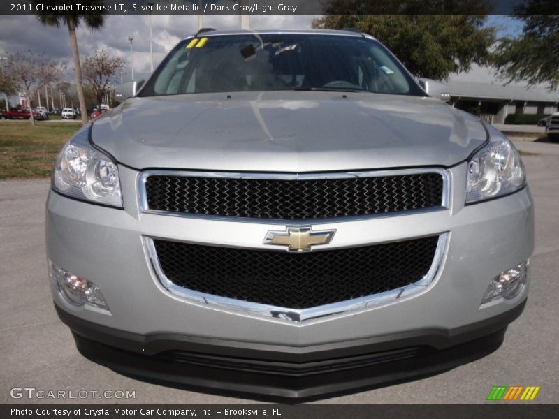 Silver Ice Metallic / Dark Gray/Light Gray 2011 Chevrolet Traverse LT