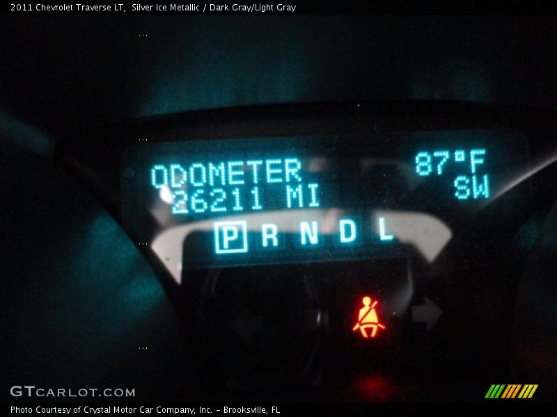 Silver Ice Metallic / Dark Gray/Light Gray 2011 Chevrolet Traverse LT