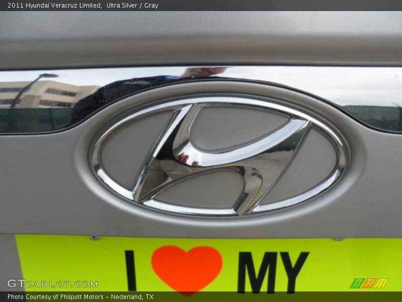 Ultra Silver / Gray 2011 Hyundai Veracruz Limited