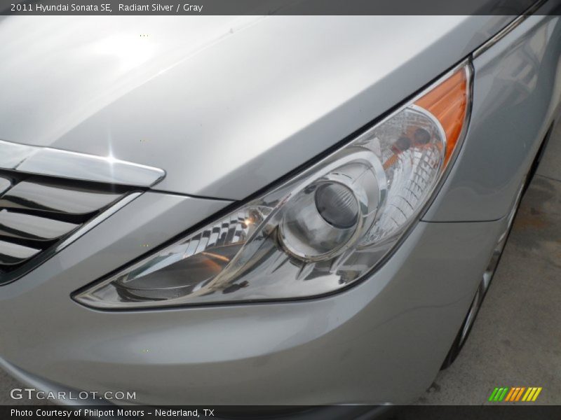 Radiant Silver / Gray 2011 Hyundai Sonata SE