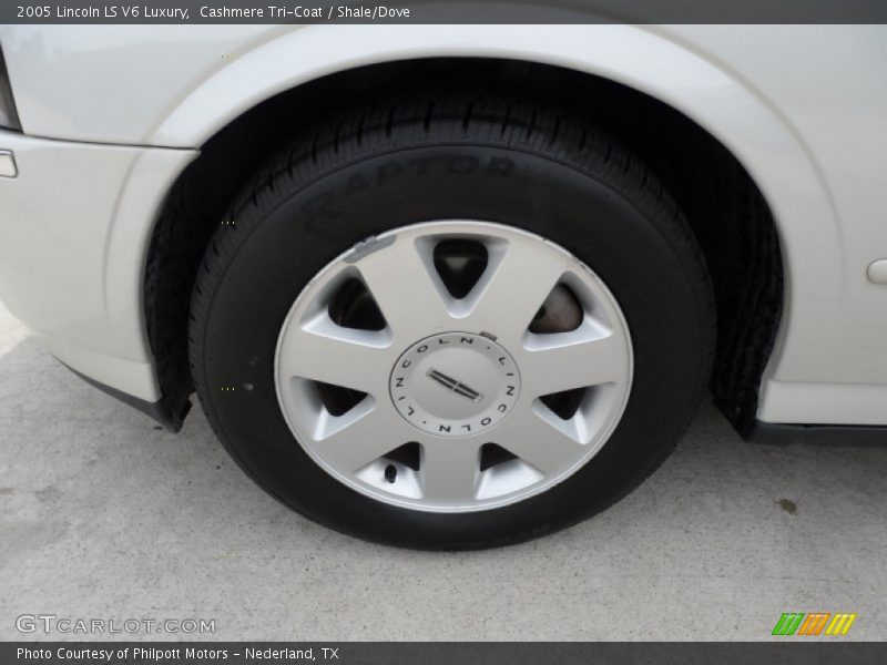  2005 LS V6 Luxury Wheel