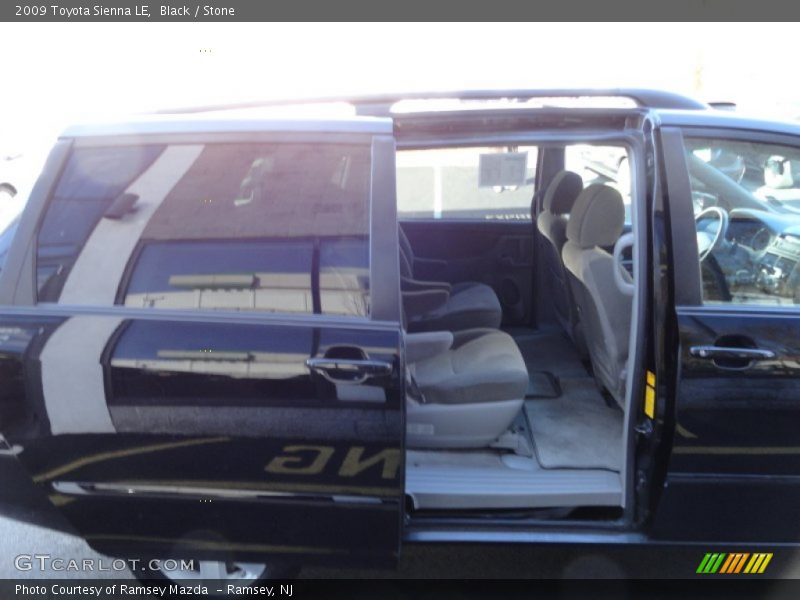 Black / Stone 2009 Toyota Sienna LE