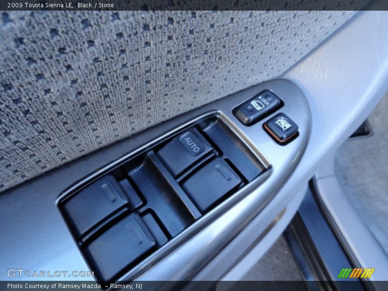 Black / Stone 2009 Toyota Sienna LE