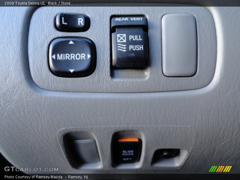 Black / Stone 2009 Toyota Sienna LE