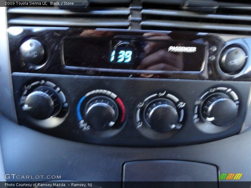 Black / Stone 2009 Toyota Sienna LE