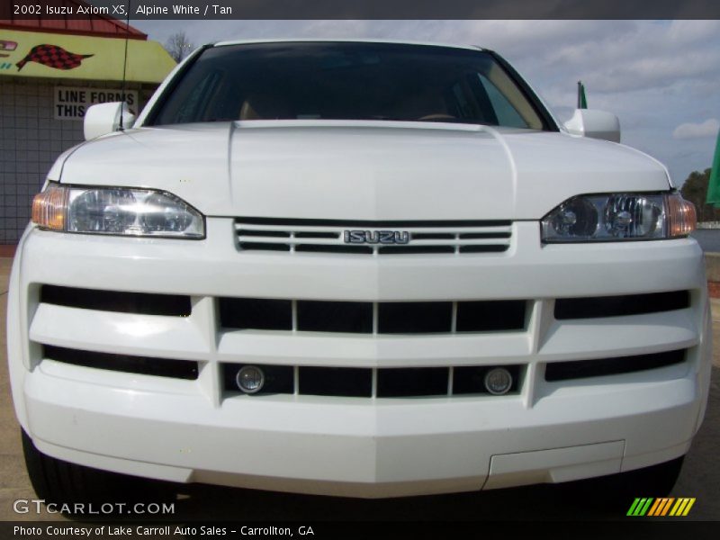 Alpine White / Tan 2002 Isuzu Axiom XS
