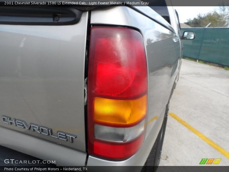 Light Pewter Metallic / Medium Gray 2001 Chevrolet Silverado 1500 LS Extended Cab