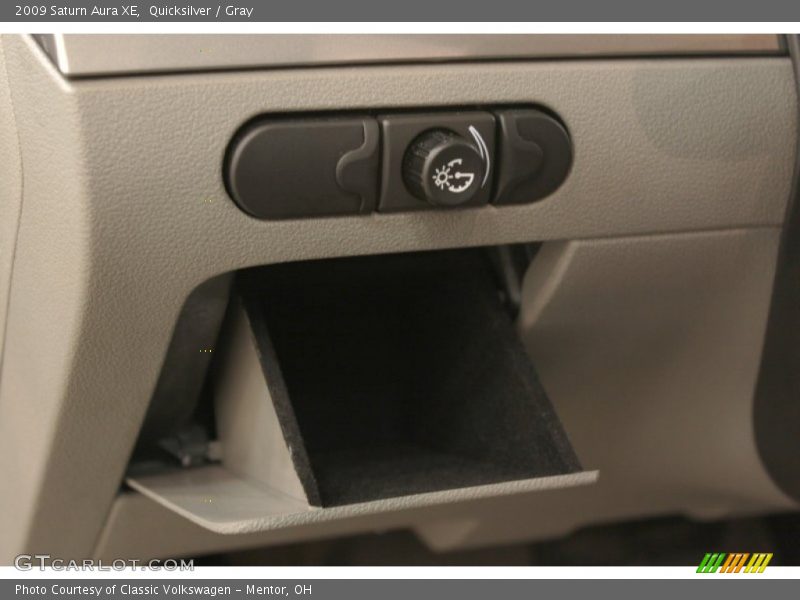 Quicksilver / Gray 2009 Saturn Aura XE