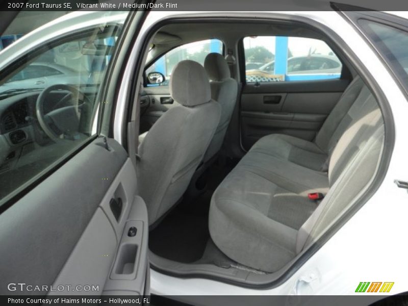 Vibrant White / Medium/Dark Flint 2007 Ford Taurus SE