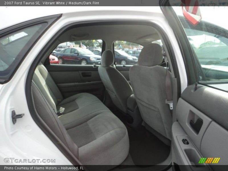Vibrant White / Medium/Dark Flint 2007 Ford Taurus SE