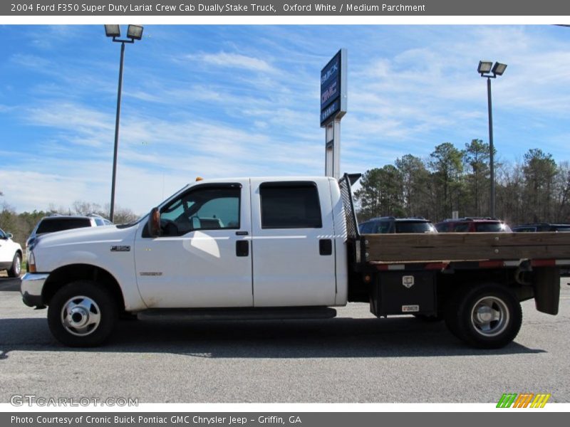 Oxford White / Medium Parchment 2004 Ford F350 Super Duty Lariat Crew Cab Dually Stake Truck