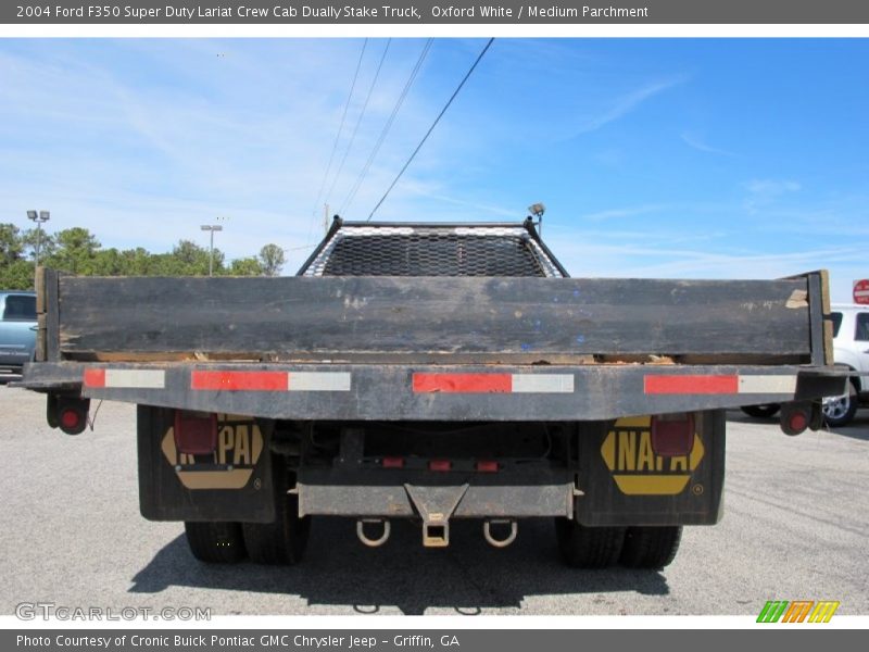 Oxford White / Medium Parchment 2004 Ford F350 Super Duty Lariat Crew Cab Dually Stake Truck