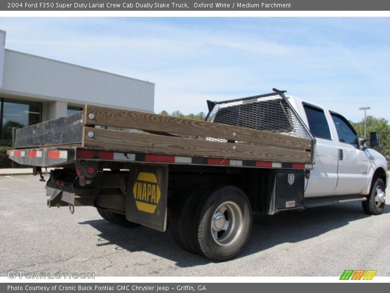 Oxford White / Medium Parchment 2004 Ford F350 Super Duty Lariat Crew Cab Dually Stake Truck