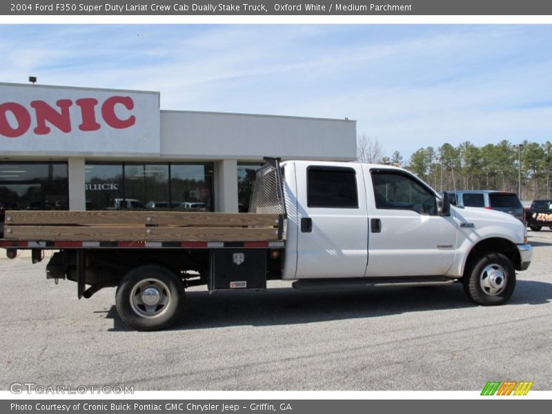 Oxford White / Medium Parchment 2004 Ford F350 Super Duty Lariat Crew Cab Dually Stake Truck