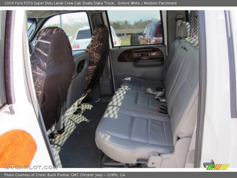 Oxford White / Medium Parchment 2004 Ford F350 Super Duty Lariat Crew Cab Dually Stake Truck