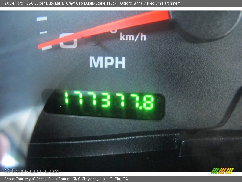 Oxford White / Medium Parchment 2004 Ford F350 Super Duty Lariat Crew Cab Dually Stake Truck