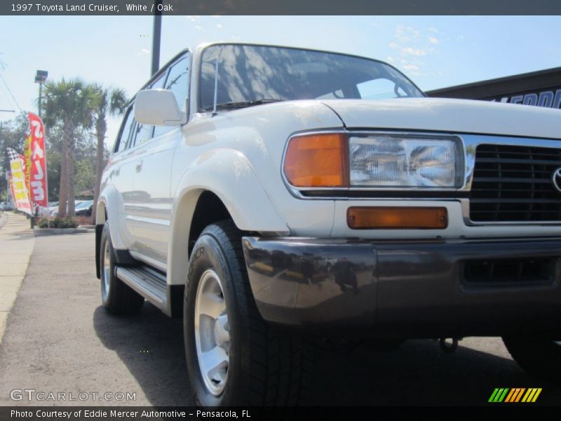 White / Oak 1997 Toyota Land Cruiser