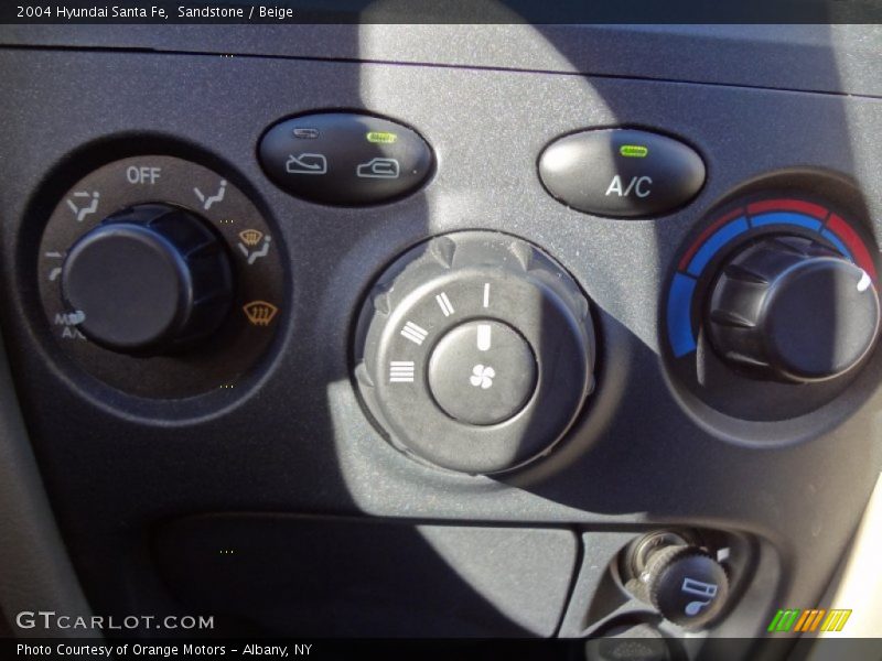 Sandstone / Beige 2004 Hyundai Santa Fe